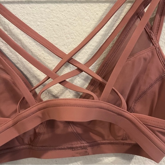 Lululemon mauve pink v neck sports bra mesh trim strappy back size 4 - Picture 7 of 7